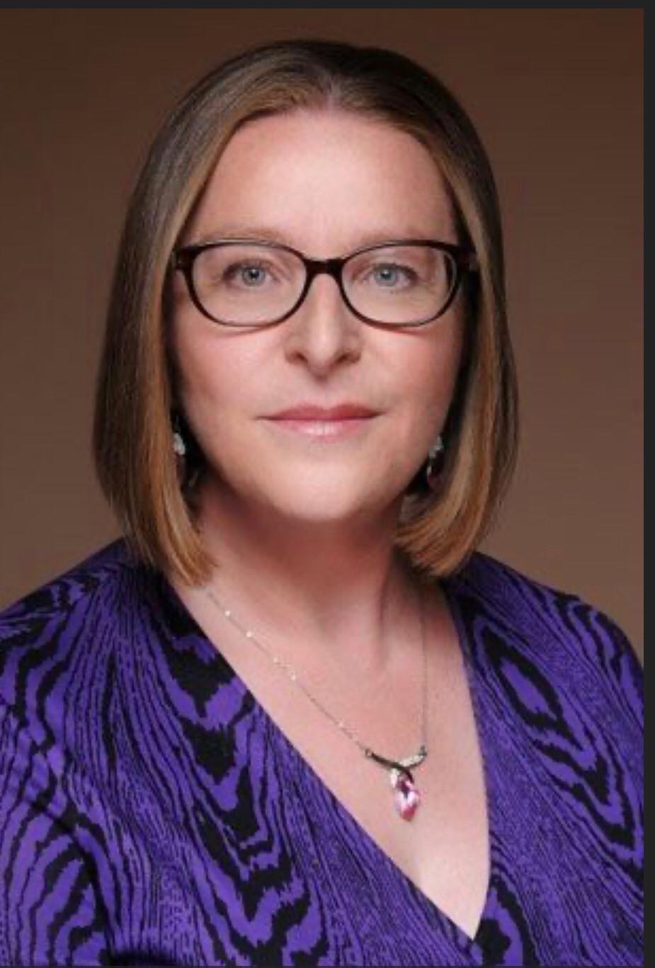 Photo of Ms Suzanne Mason